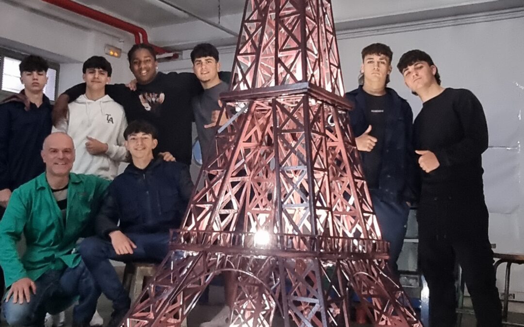 Ibai Llanos felicita a los alumnos de FPB de Deusto